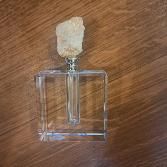 Gorgeous NWOT Crystal W/Quartz Top Luxury Refillable Perfume Bottle/ Decanter - Picture 6 of 10